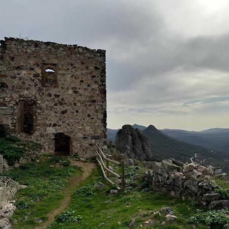 Penzion Alma De Villuercas Cabañas del Castillo Exteriér fotografie